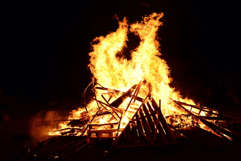 psy-high IV fire | EXPO /|\